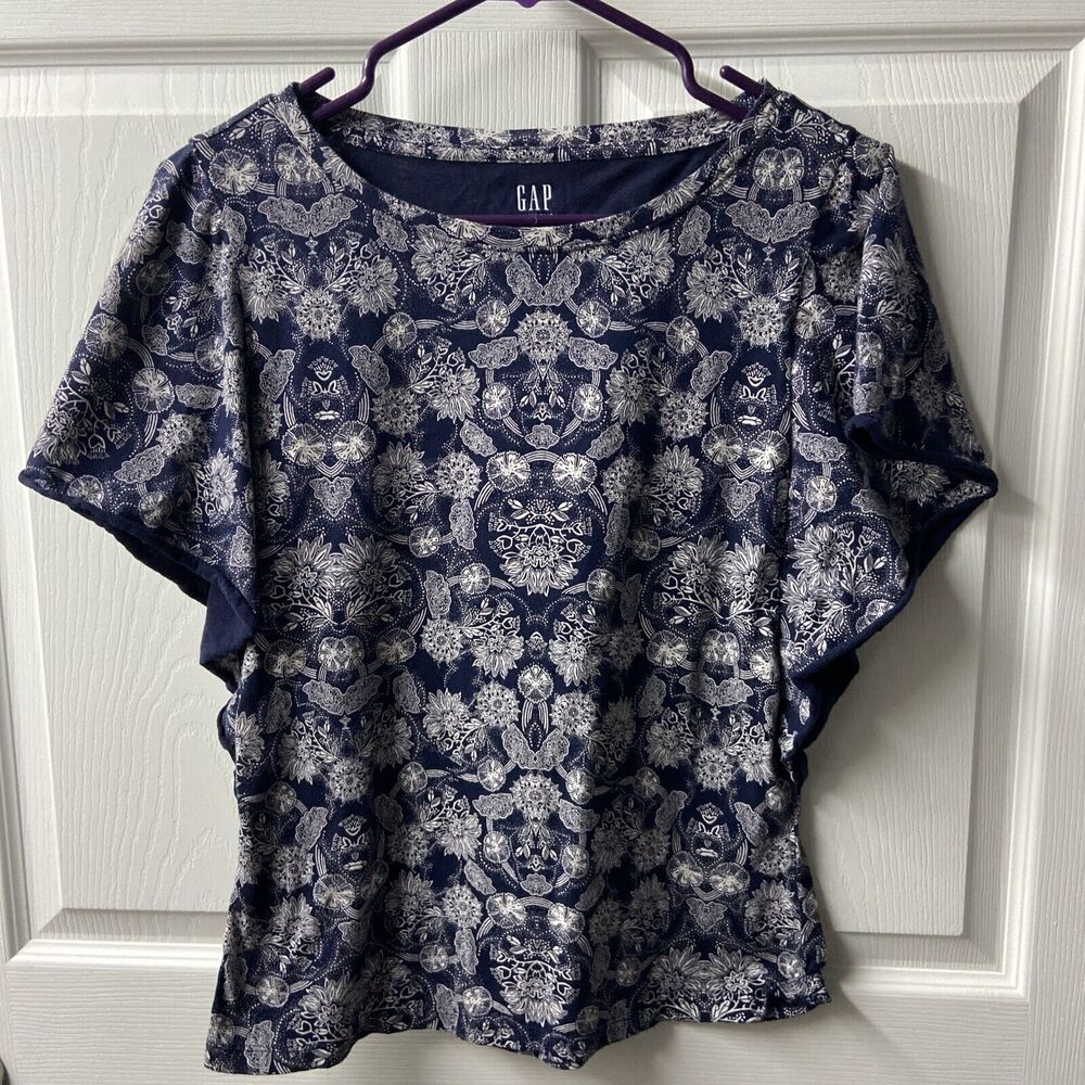 Gap Top Womens Size S Blue and White Butterfly Short Sleeved Round Neck